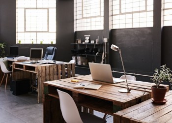 Een medewerker meldt zich ziek. Welke stappen mag en moet u nemen?